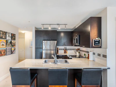212-6500 194th Street - 3