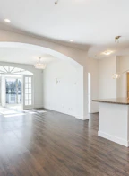 211 33485 South Fraser Way