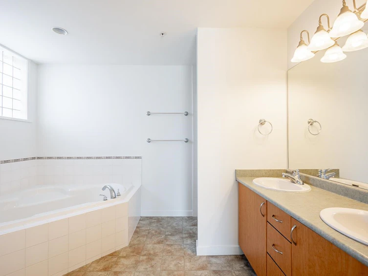 211-33485 South Fraser Way, Abbotsford, BC, V2S 8P9 - 15