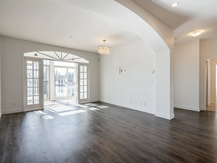 211-33485 South Fraser Way, Abbotsford, BC, V2S 8P9 - 2