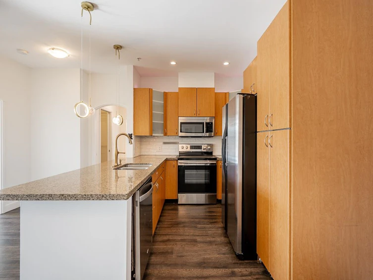211-33485 South Fraser Way, Abbotsford, BC, V2S 8P9 - 5