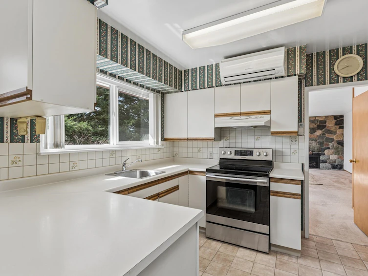 702 Winona Avenue, North Vancouver, BC, V7R 2B1 - 11