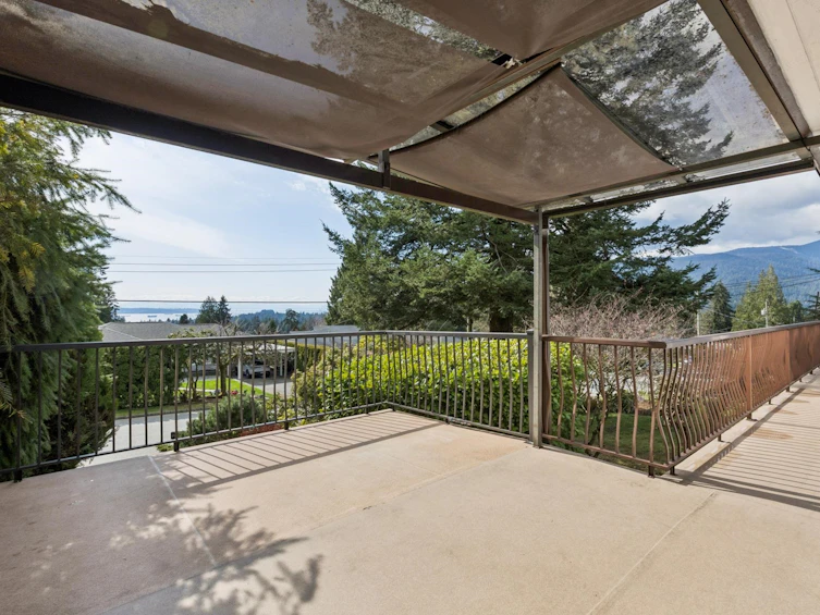 702 Winona Avenue, North Vancouver, BC, V7R 2B1 - 20
