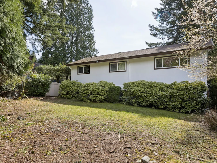 702 Winona Avenue, North Vancouver, BC, V7R 2B1 - 38