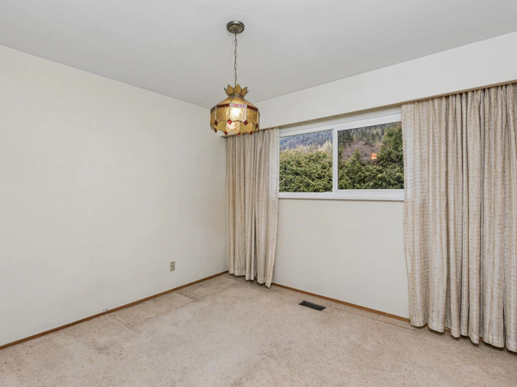 702 Winona Avenue, North Vancouver, BC, V7R 2B1 - 24
