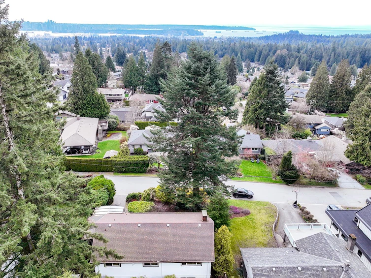 702 Winona Avenue, North Vancouver, BC, V7R 2B1 - 39