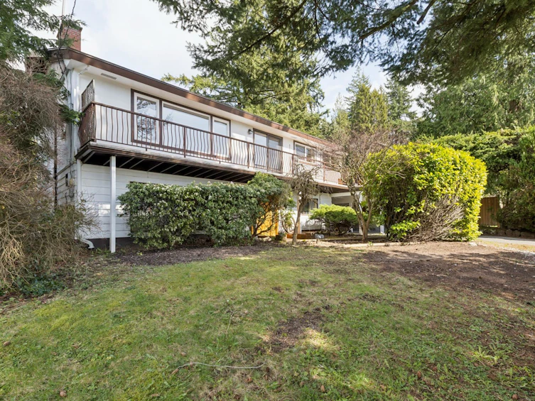 702 Winona Avenue, North Vancouver, BC, V7R 2B1 - 36