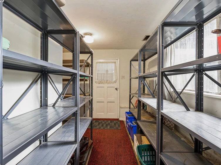 702 Winona Avenue, North Vancouver, BC, V7R 2B1 - 35