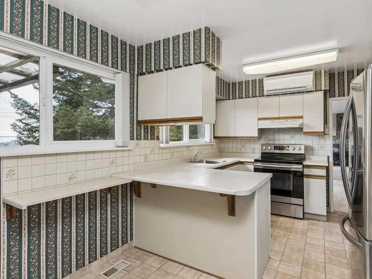 702 Winona Avenue, North Vancouver, BC, V7R 2B1 - 14