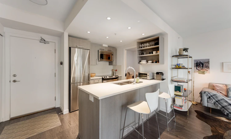 804-983 E Hastings Street