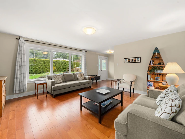 1085 Edgewood Road, North Vancouver, BC, V7R 1Y8 - 3