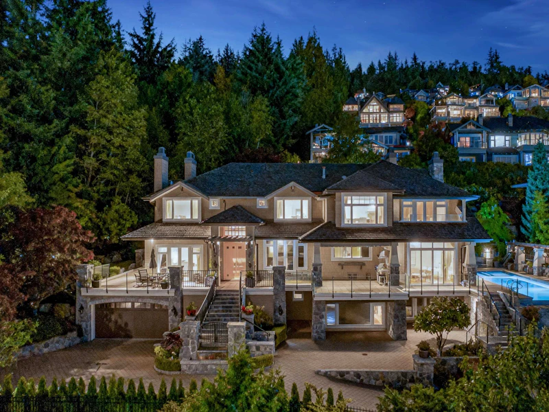 2495 Hudson Court, West Vancouver BC V7S 3J2