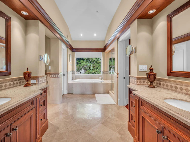 2495 Hudson Court, West Vancouver, BC, V7S 3J2 - 30