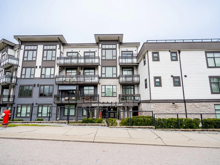 301-9983 E Barnston Drive, Surrey, BC, V4N 6T3