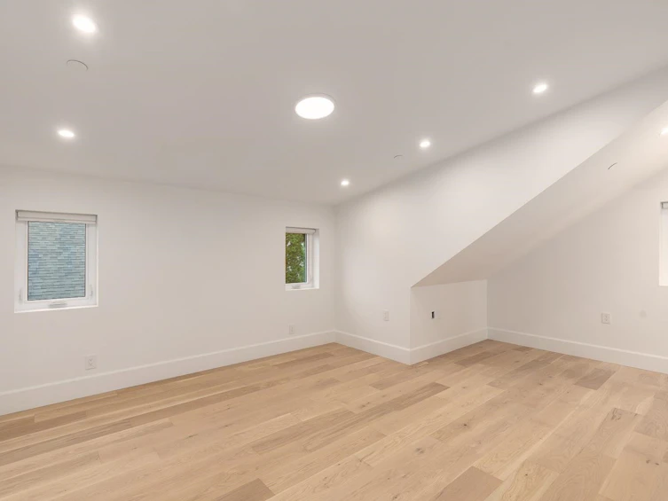 855 E 19th Avenue, Vancouver, BC, V5V 1K6 - 12