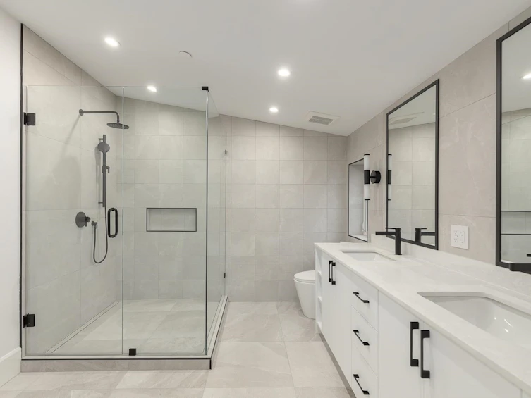 855 E 19th Avenue, Vancouver, BC, V5V 1K6 - 13