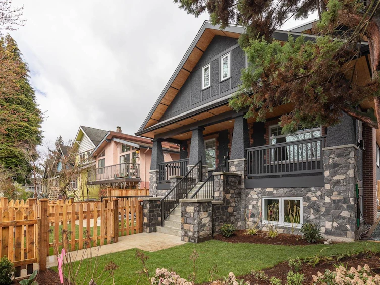 855 E 19th Avenue, Vancouver, BC, V5V 1K6 - 19