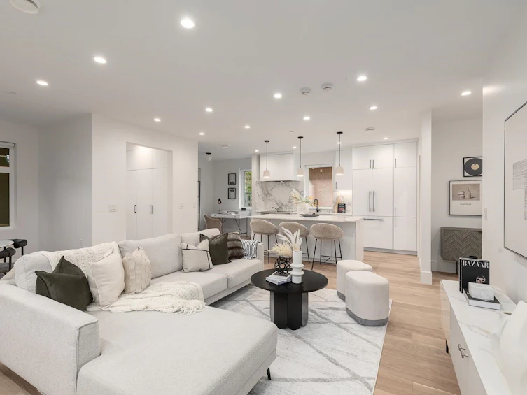 855 E 19th Avenue, Vancouver, BC, V5V 1K6 - 3