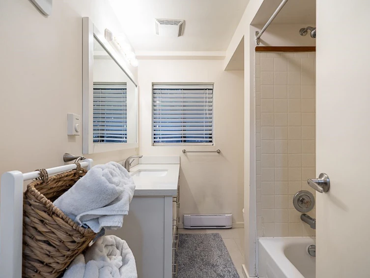 4338 W 2nd Avenue, Vancouver, BC, V6R 1K3 - 27