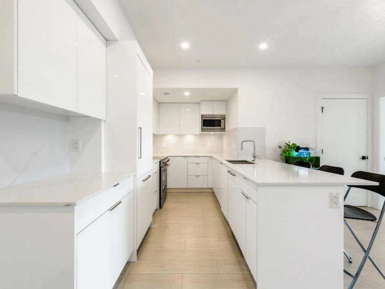 601-5399 Joyce Street, Vancouver, BC, V5R 4H3 - 6