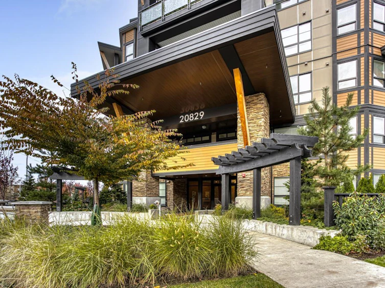 503-20829 77a Avenue, Langley, BC, V2Y 0Y5