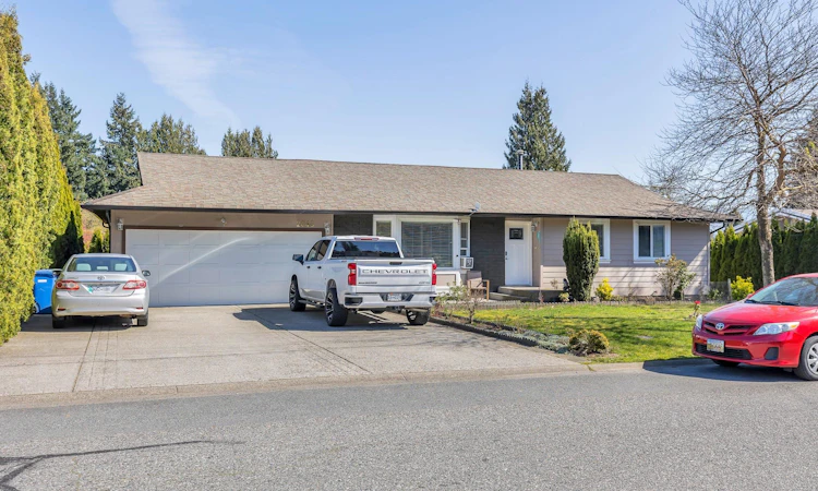 2046 Majestic Crescent