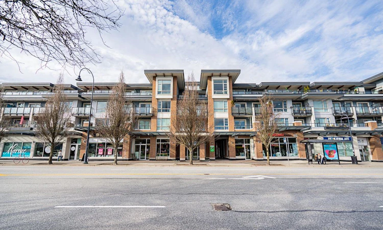 208-1330 Marine Drive
