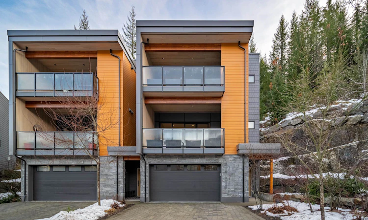 4-1350 Cloudburst Drive