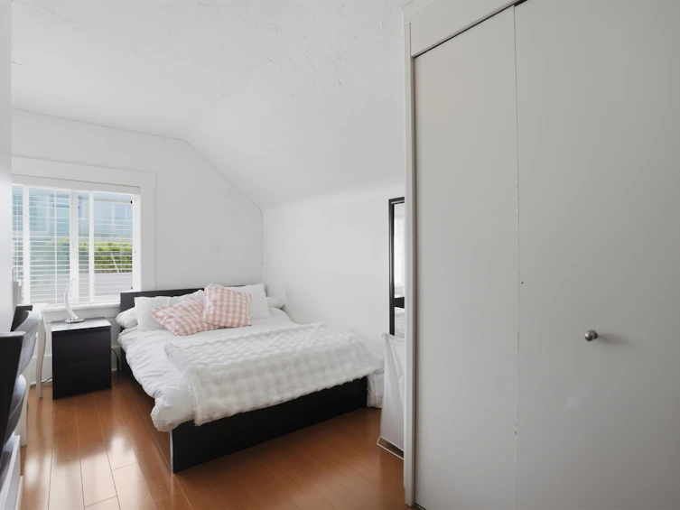 3350 W 3rd Avenue, Vancouver, BC, V6R 1L4 - 11