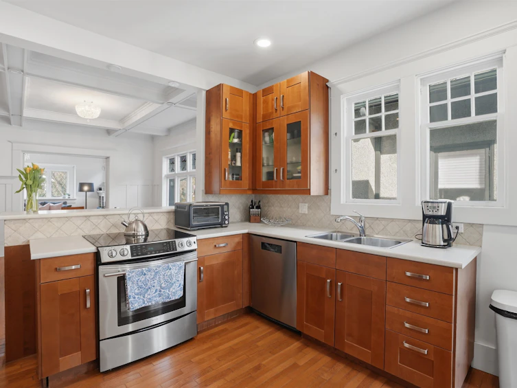 3350 W 3rd Avenue, Vancouver, BC, V6R 1L4 - 5