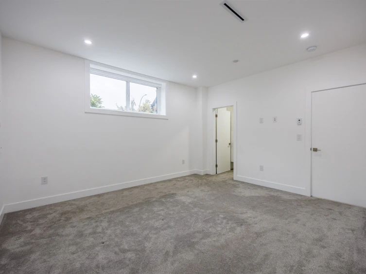 8475 12th Avenue, Burnaby, BC, V3N 2L8 - 33