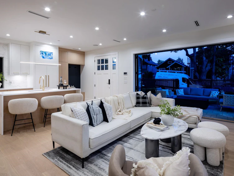 2307 E 3rd Avenue, Vancouver, BC, V5N 4W7 - 3