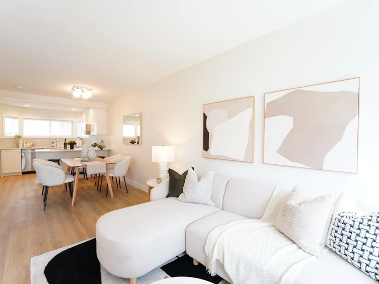 331 Garden Drive, Vancouver, BC, V5L 4Z1 - 2