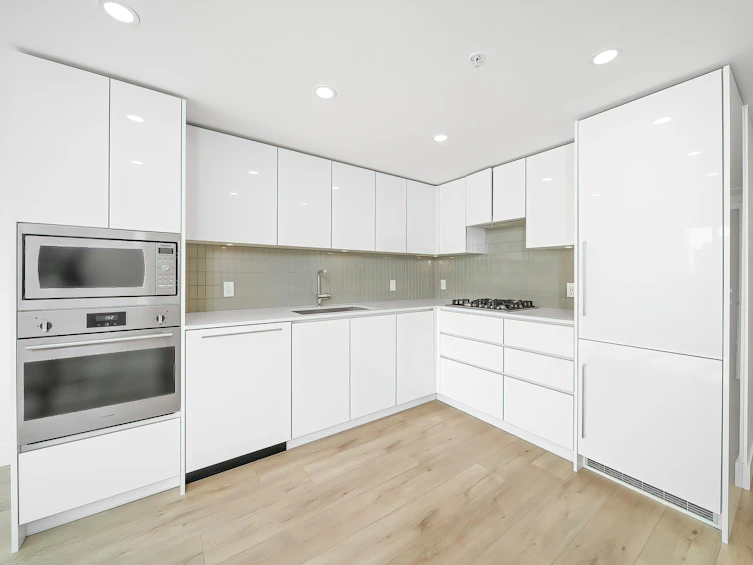 605-10428 Whalley Boulevard, Surrey, BC, V3T 0W2 - 7