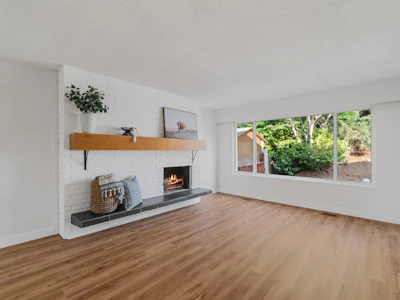 1431 Elinor Crescent - 2
