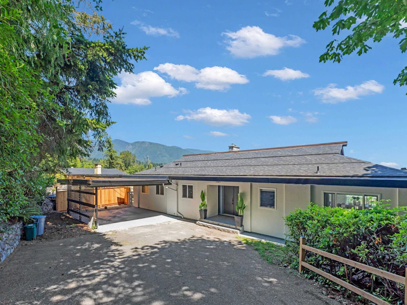 818 Younette Drive, West Vancouver BC V7T 1S9