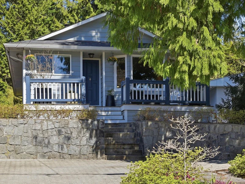 1762 Evelyn Street, North Vancouver BC V7K 1V1