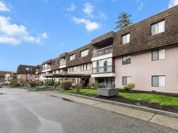 204-32175 Old Yale Road, Abbotsford, BC, V2T 2C8 - 2