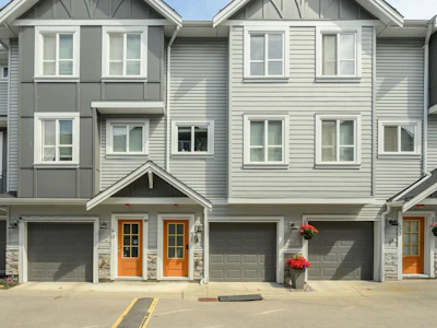 51-20860 76 Avenue - 3