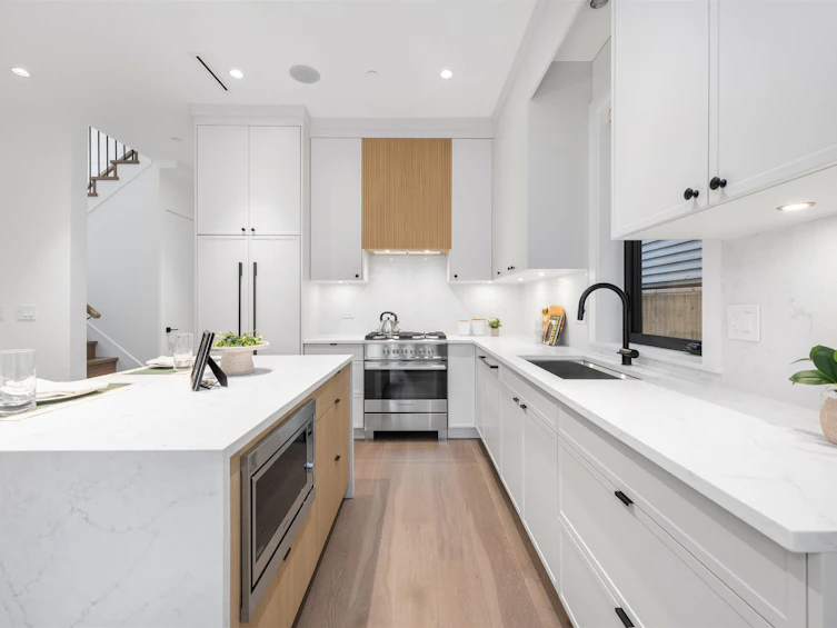 1-878 E 37 Avenue, Vancouver, BC, V5W 1G2 - 9