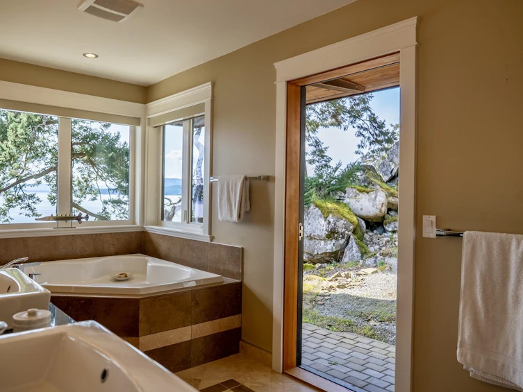 1369 Mackinnon Road, Pender Island, BC, V0N 2M1 - 15