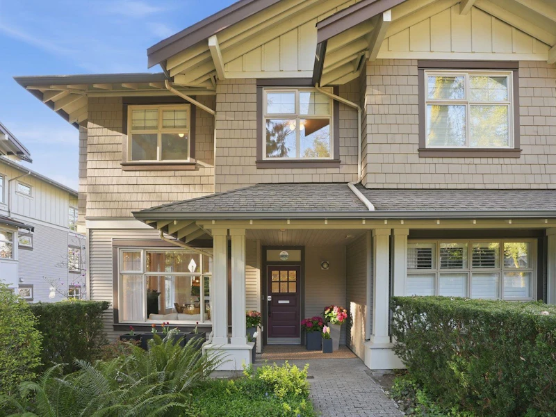 2039 W 33rd Avenue, Vancouver BC V6M 1B6