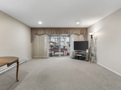 244-32691 Garibaldi Drive - 3