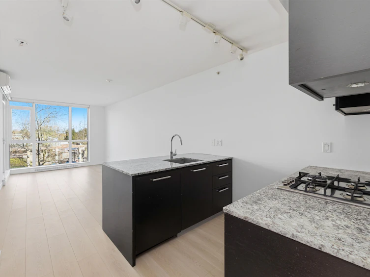 610-6180 Cooney Road, Richmond, BC, V6Y 0H2 - 3