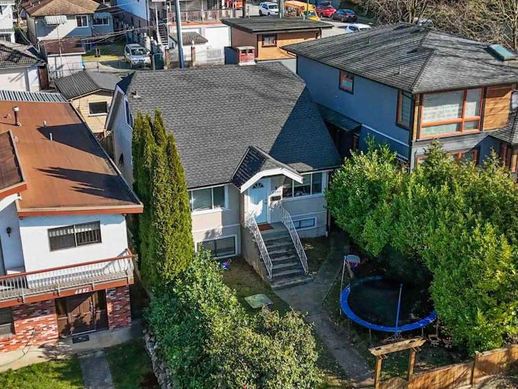 4890 Dumfries Street, Vancouver, BC, V5N 3T9 - 2