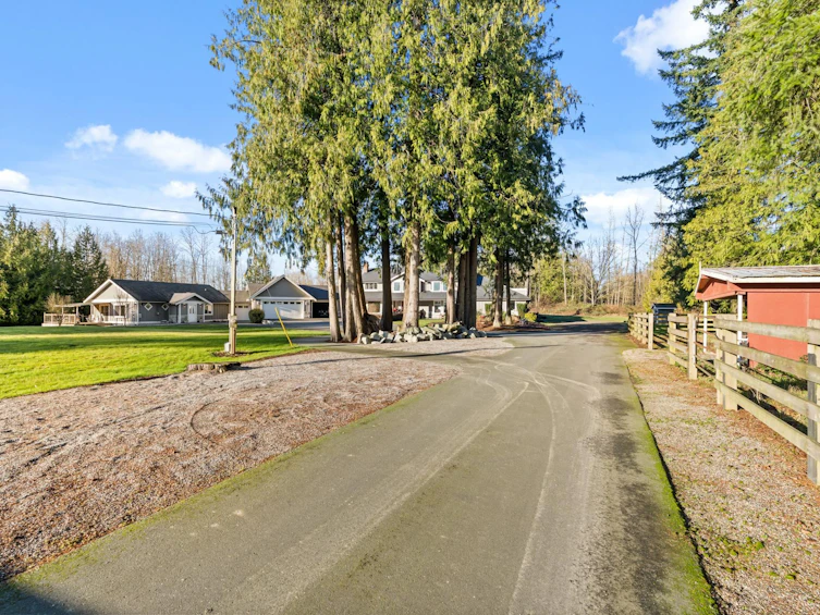 22015 40 Avenue, Langley, BC, V2Z 1N7 - 2