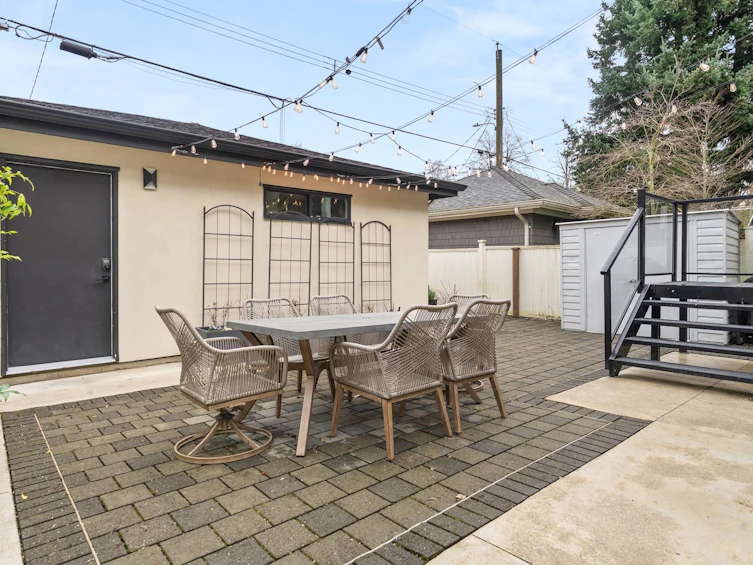 3123 W 16th Avenue, Vancouver, BC, V6K 3C9 - 37