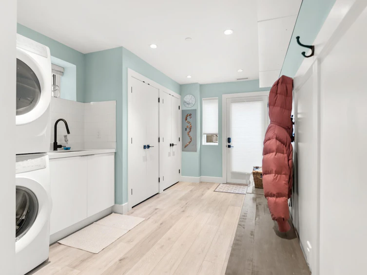 3123 W 16th Avenue, Vancouver, BC, V6K 3C9 - 31