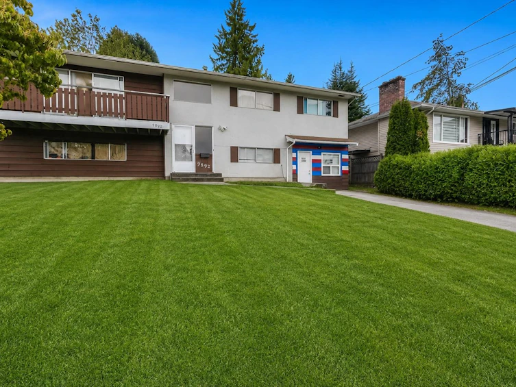 9892 130 Street, Surrey, BC, V3T 3L4