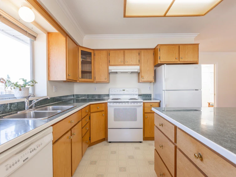 19091 61a Avenue, Surrey, BC, V3S 8C8 - 15